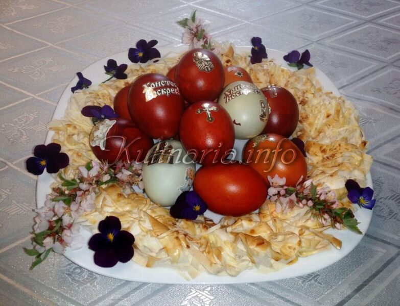 «Гніздо» для Великодніх яєць із тіста філо